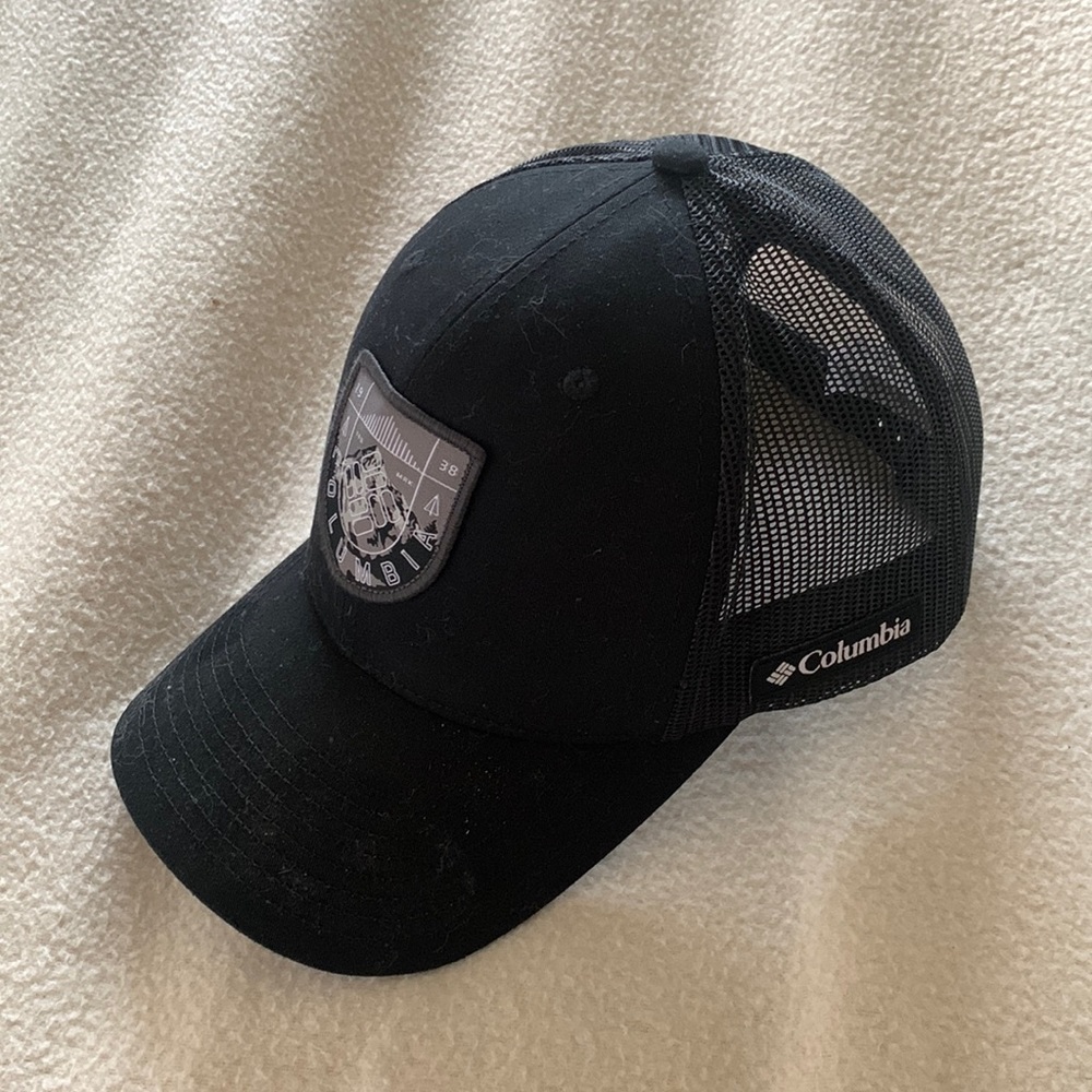 Columbia black trucker hat